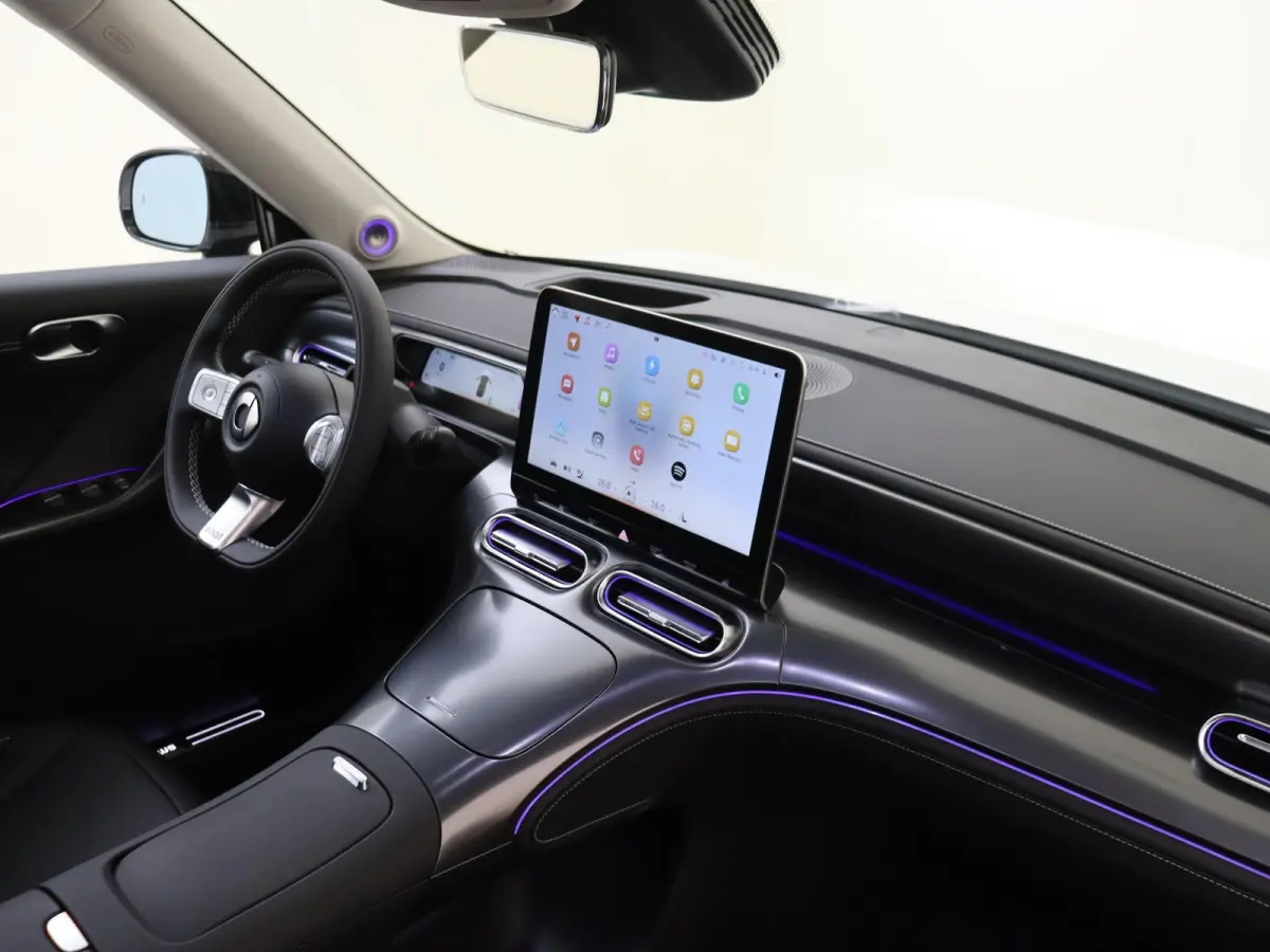 Premium / Stoelverwarming / Achteruitrijcamera / Glasdak / Elektrische-Stoelen / Apple-carplay /andriod-auto /