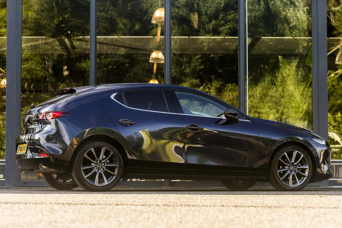 2.0 e-SkyActiv-G M Hybrid 122 Luxury
