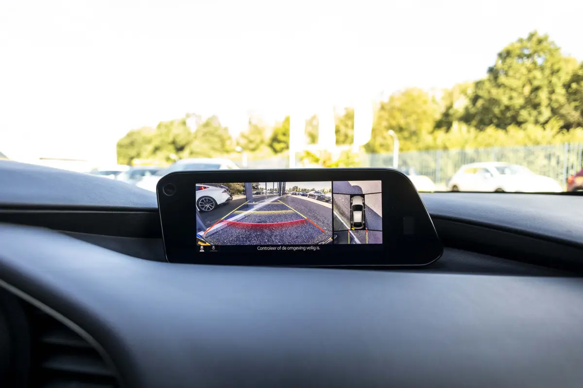 2.0 e-SkyActiv-G M Hybrid 122 Luxury