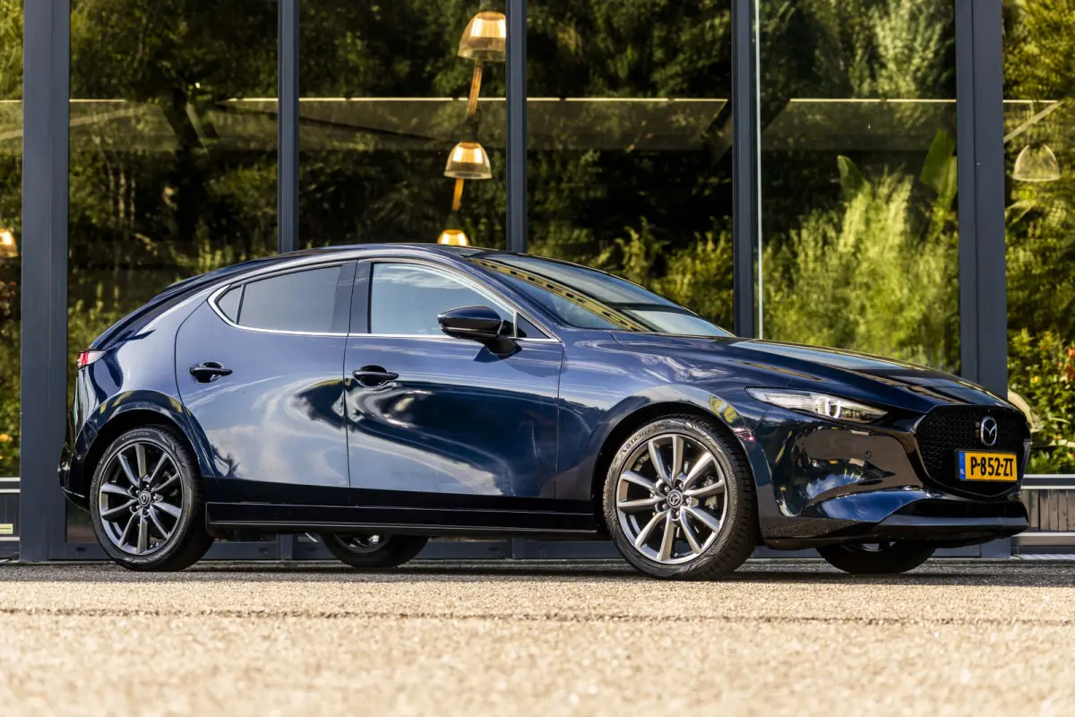 2.0 e-SkyActiv-G M Hybrid 122 Luxury