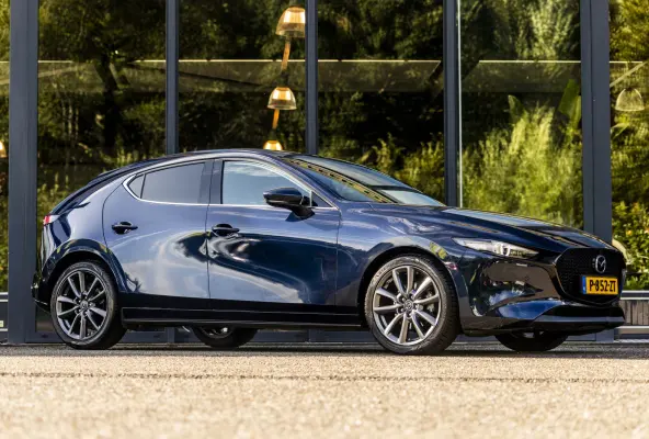 2.0 e-SkyActiv-G M Hybrid 122 Luxury