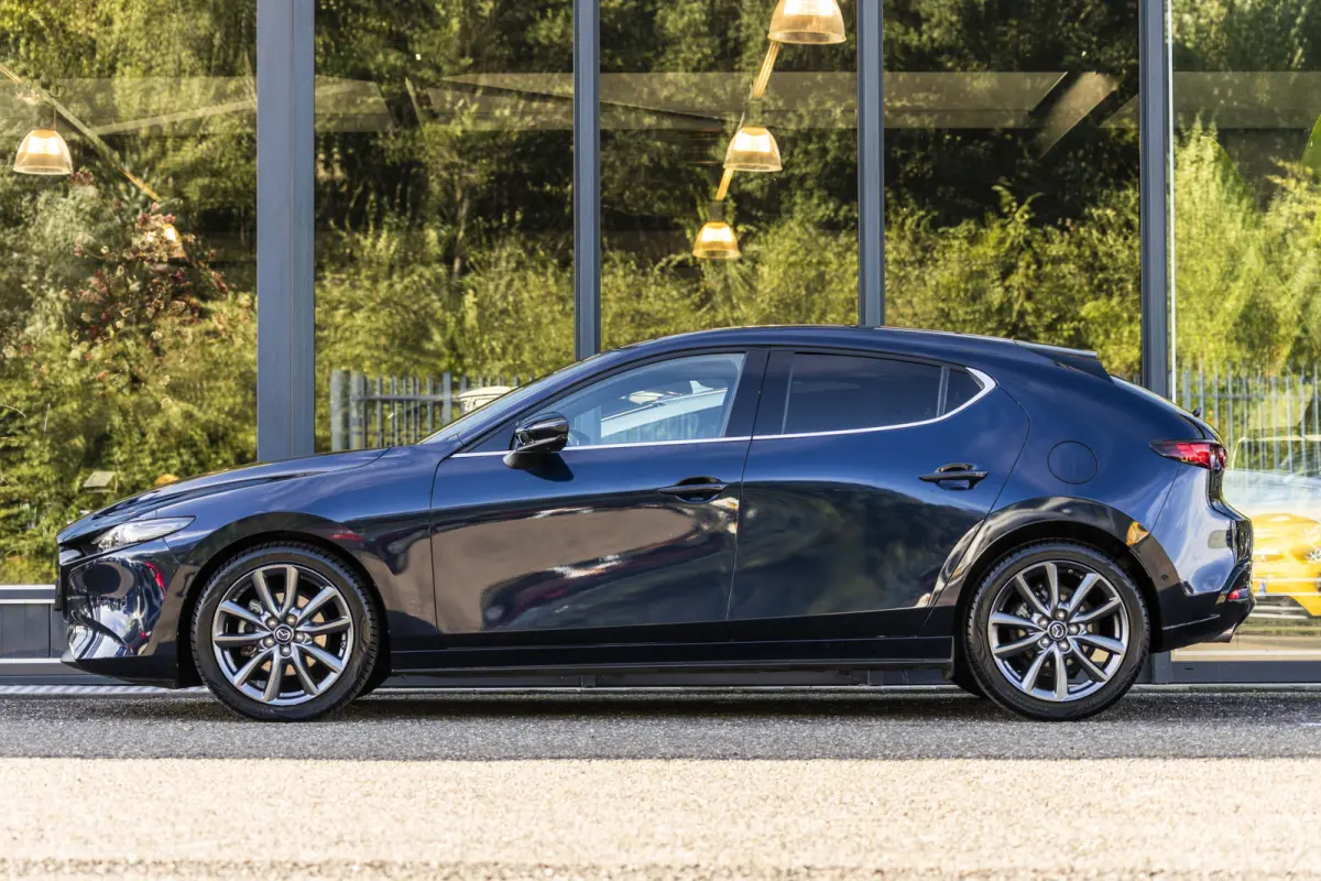 2.0 e-SkyActiv-G M Hybrid 122 Luxury