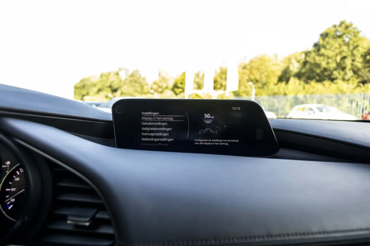 2.0 e-SkyActiv-G M Hybrid 122 Luxury