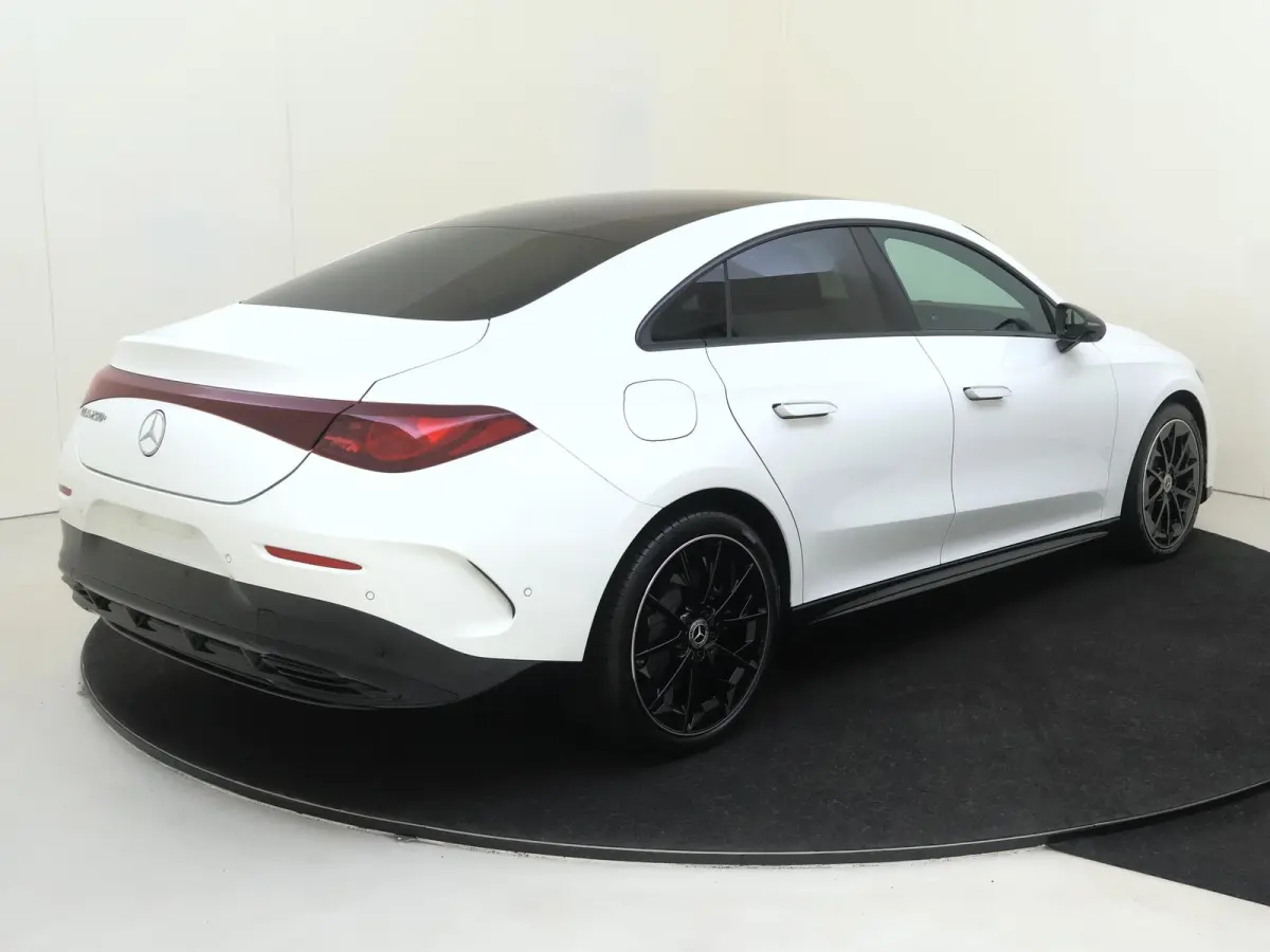250+ Launch Edition 85.5 kWh Nightpakket - Memorypakket - Carplay - Achteruitrijcamera - Warmtepomp