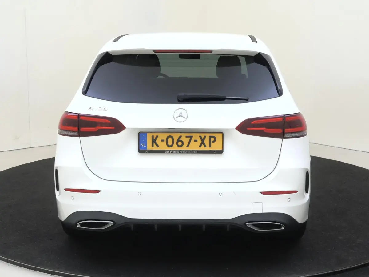 180 Business Solution AMG Parkeercamera / Nightpakket / Sfeerverlichting / Stoelverwarming /