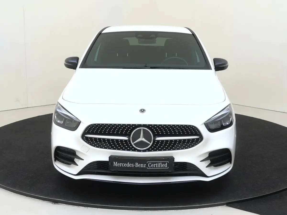 180 Business Solution AMG Parkeercamera / Nightpakket / Sfeerverlichting / Stoelverwarming /