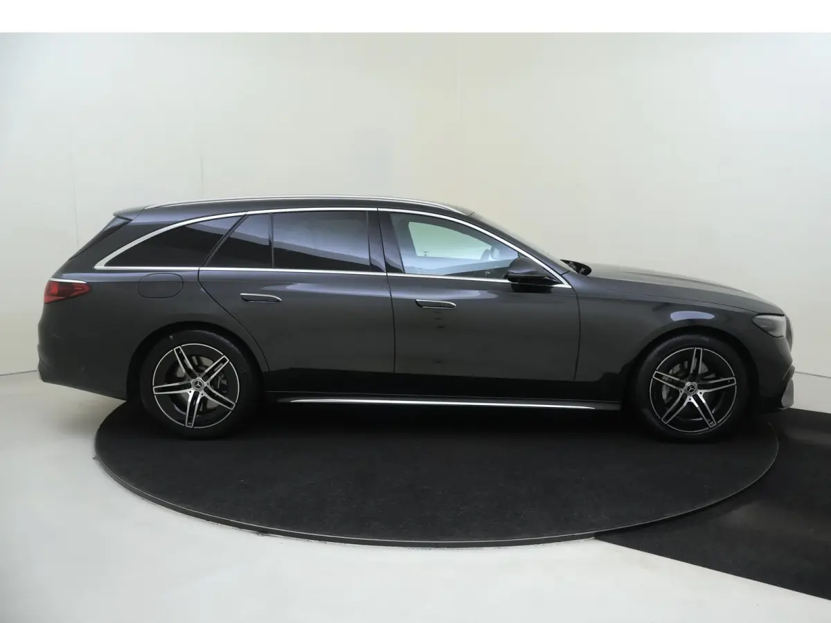 300 e AMG Line Rijassistentiepakket/ memory seats/ keyless Go/ Digital light / 360 Camera /