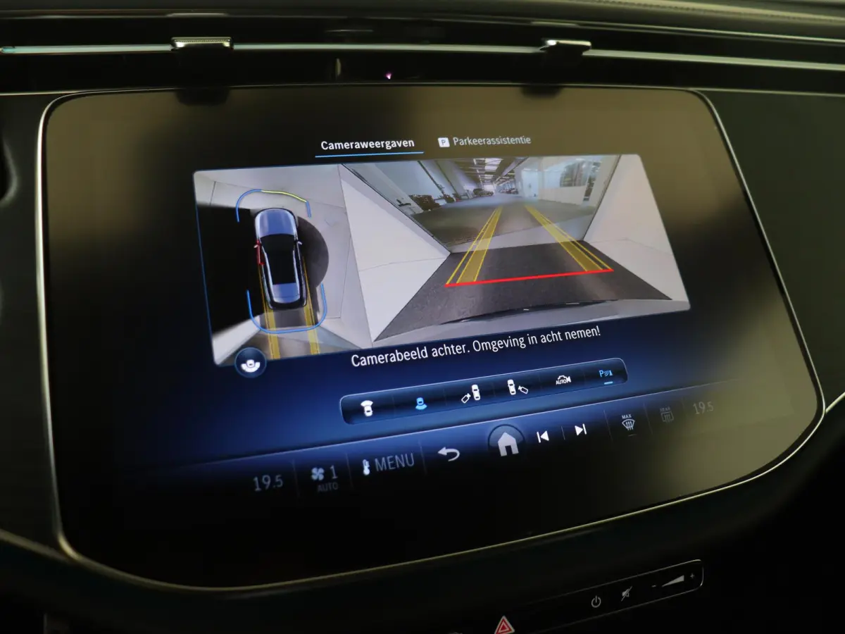 300 e AMG Line Rijassistentiepakket/ memory seats/ keyless Go/ Digital light / 360 Camera /