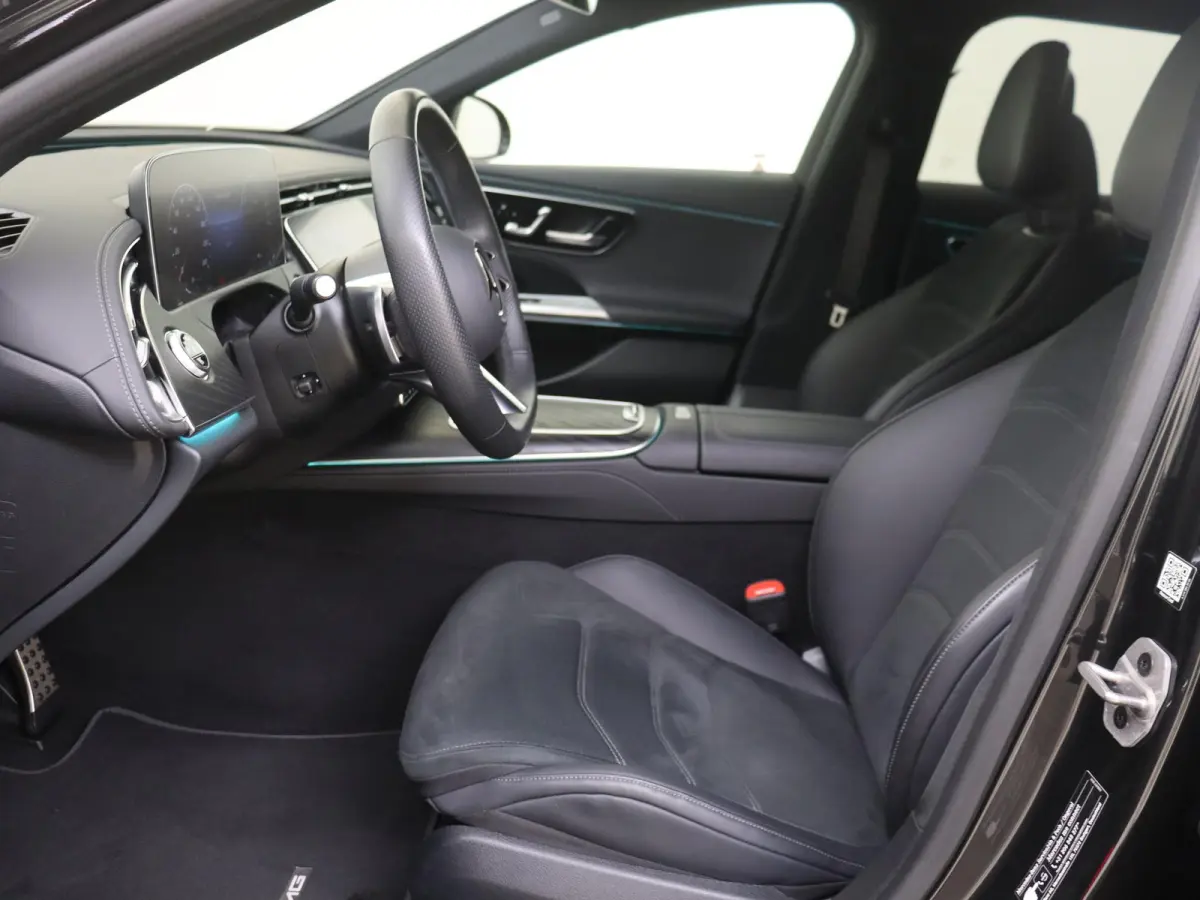 300 e AMG Line Rijassistentiepakket/ memory seats/ keyless Go/ Digital light / 360 Camera /
