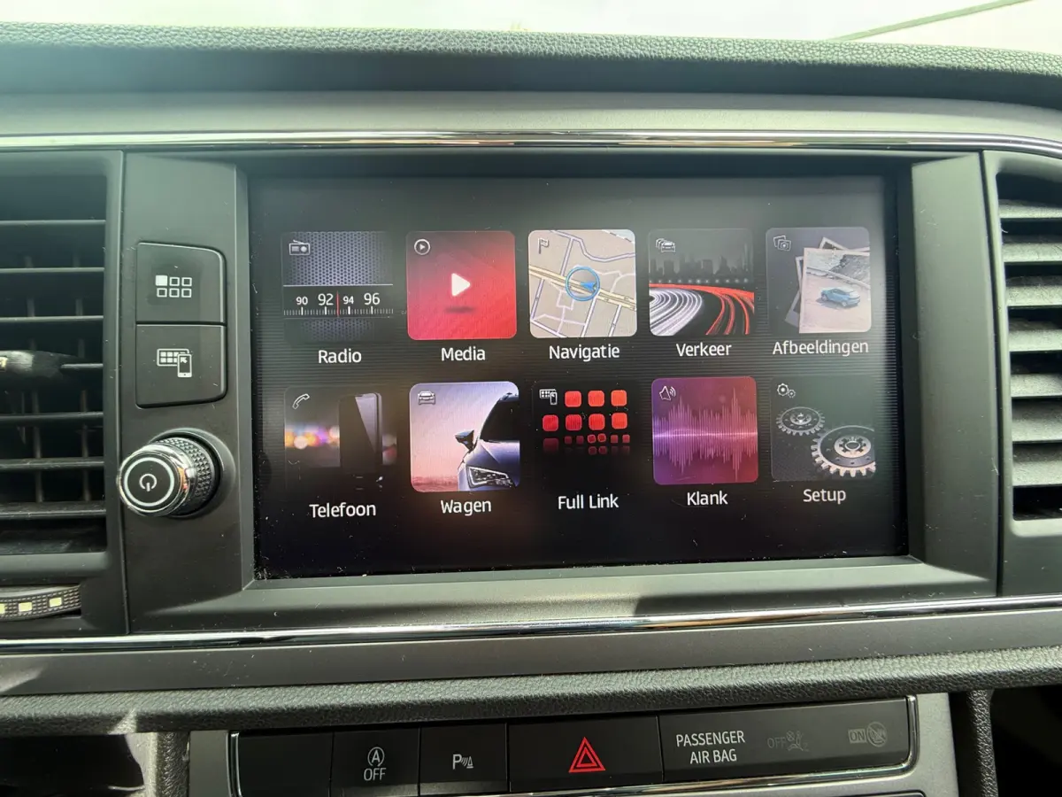 1.0 EcoTSI / NAP / Navi / Panorma / Leder - Alcantara / Carplay / Inruil mog.