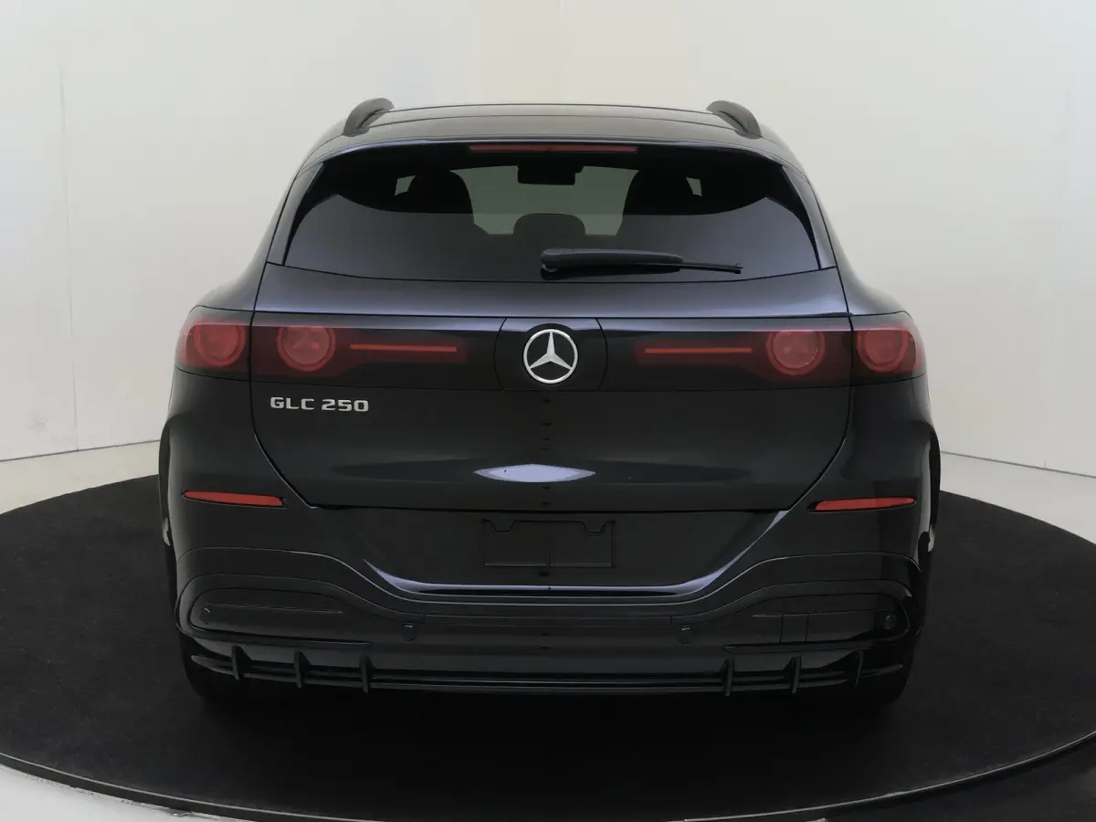 250 Business Solution AMG 85 kWh Nightpakket - Dodehoekassistent - Verlichte Grill - Superscreen - Carplay - Skycontrol