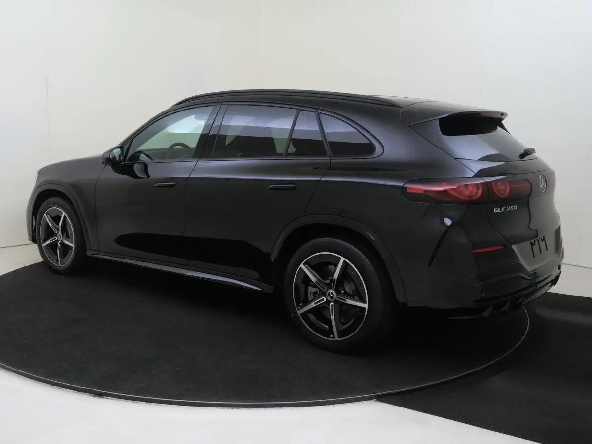 250 Business Solution AMG 85 kWh Nightpakket - Dodehoekassistent - Verlichte Grill - Superscreen - Carplay - Skycontrol