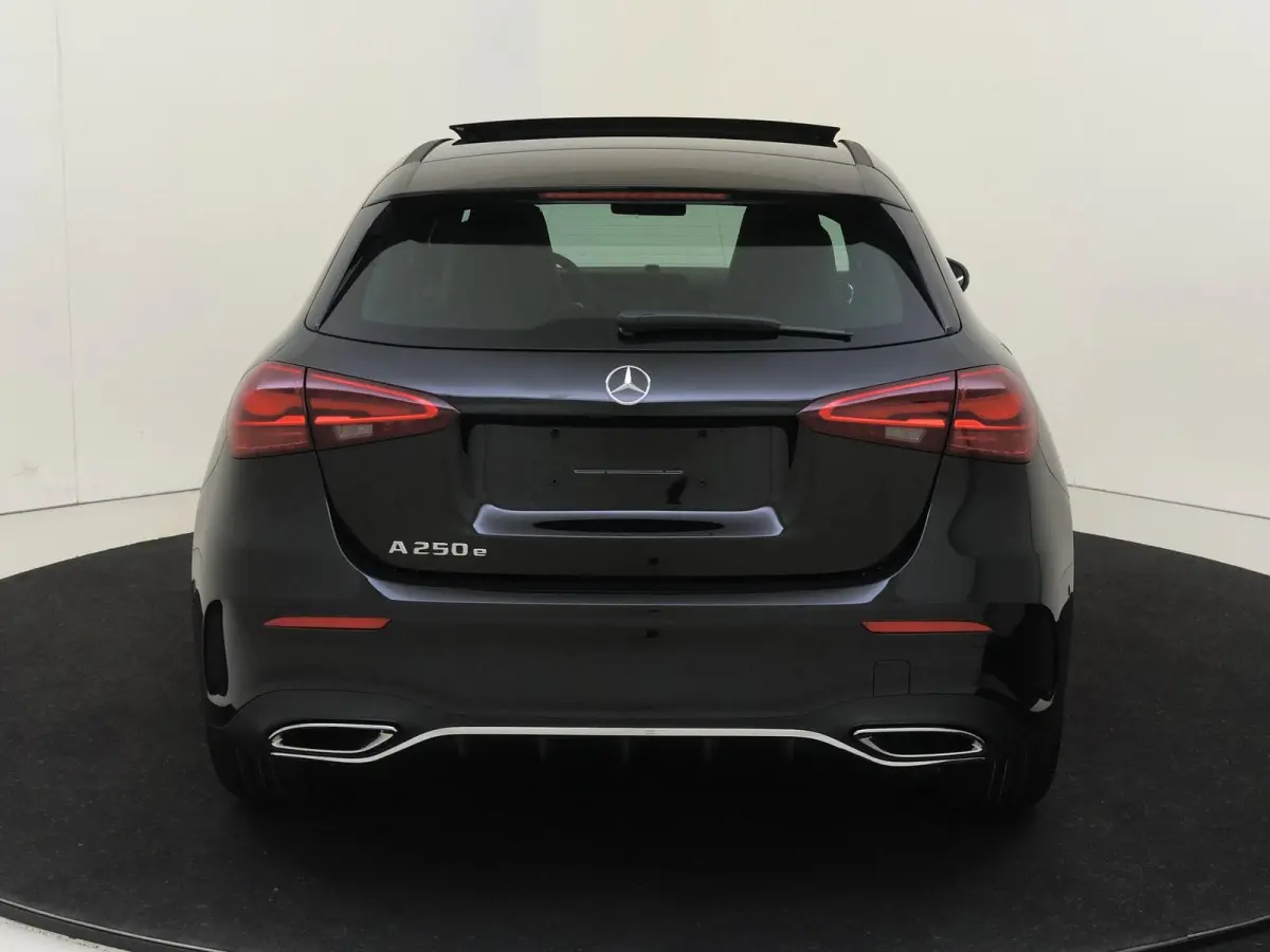 250 e Business Solution AMG Panoramadak - Carplay - Stoelverwarming - Achteruitrijcamera - 18 Inch