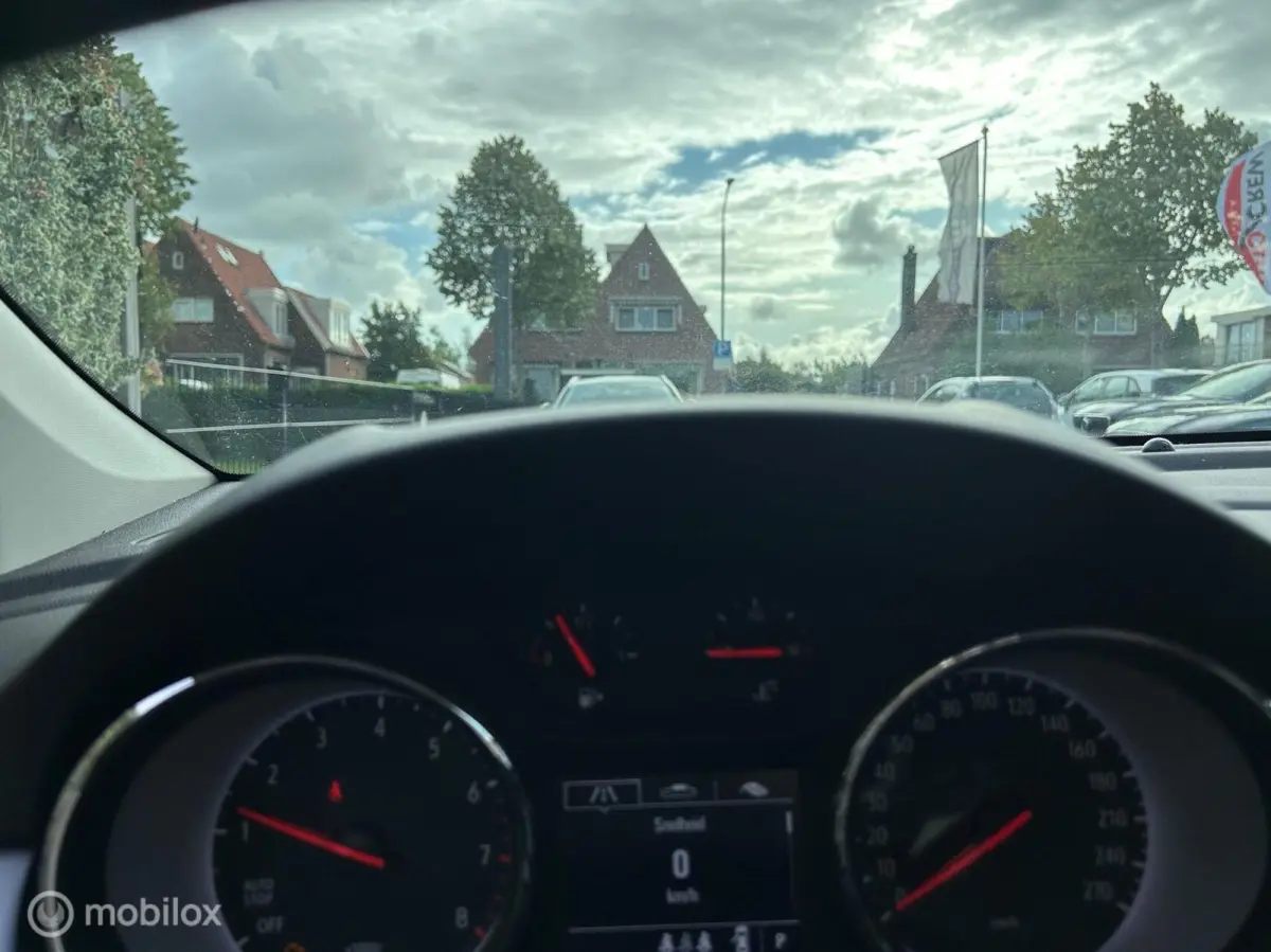 1.2 Elegance Navigatie / LM velgen 74kw