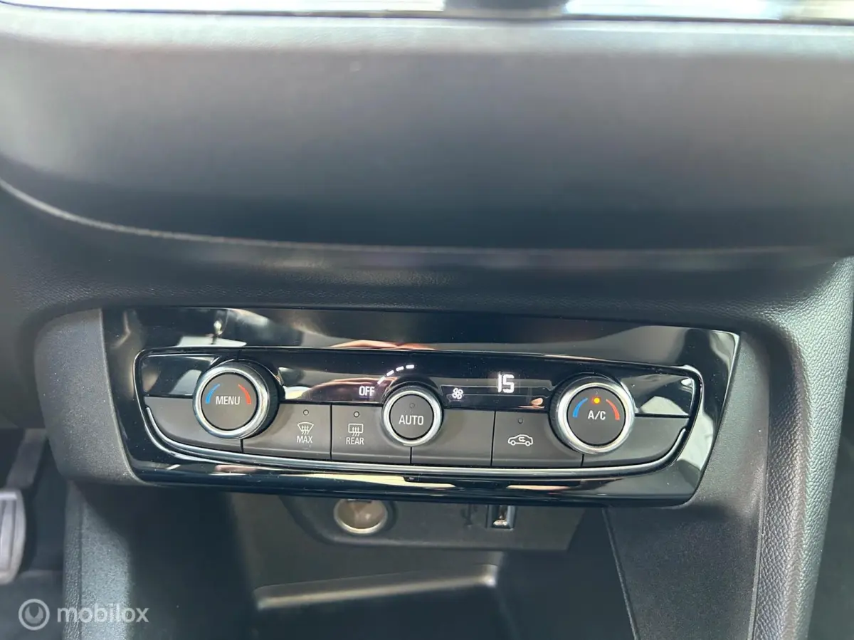 1.2 Elegance Navigatie / LM velgen 74kw