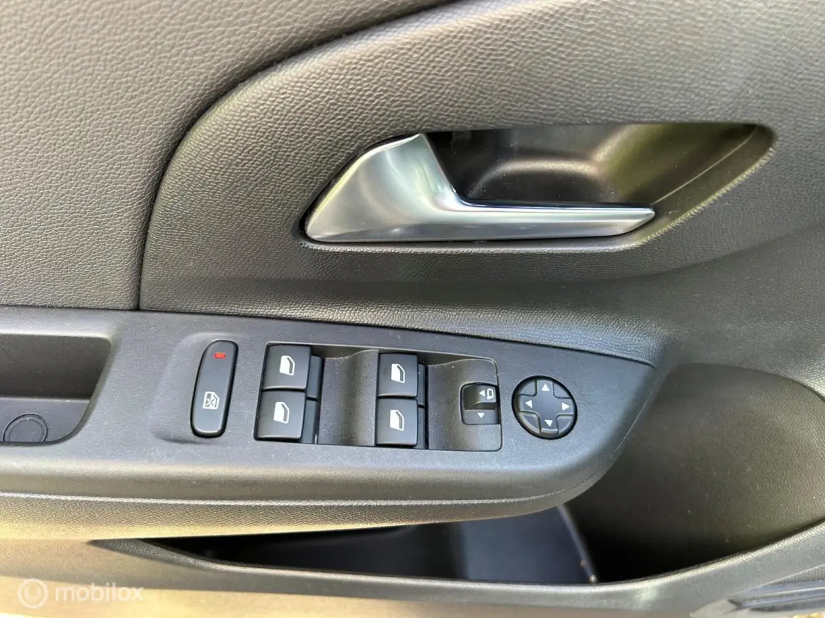 1.2 Elegance Navigatie / LM velgen 74kw