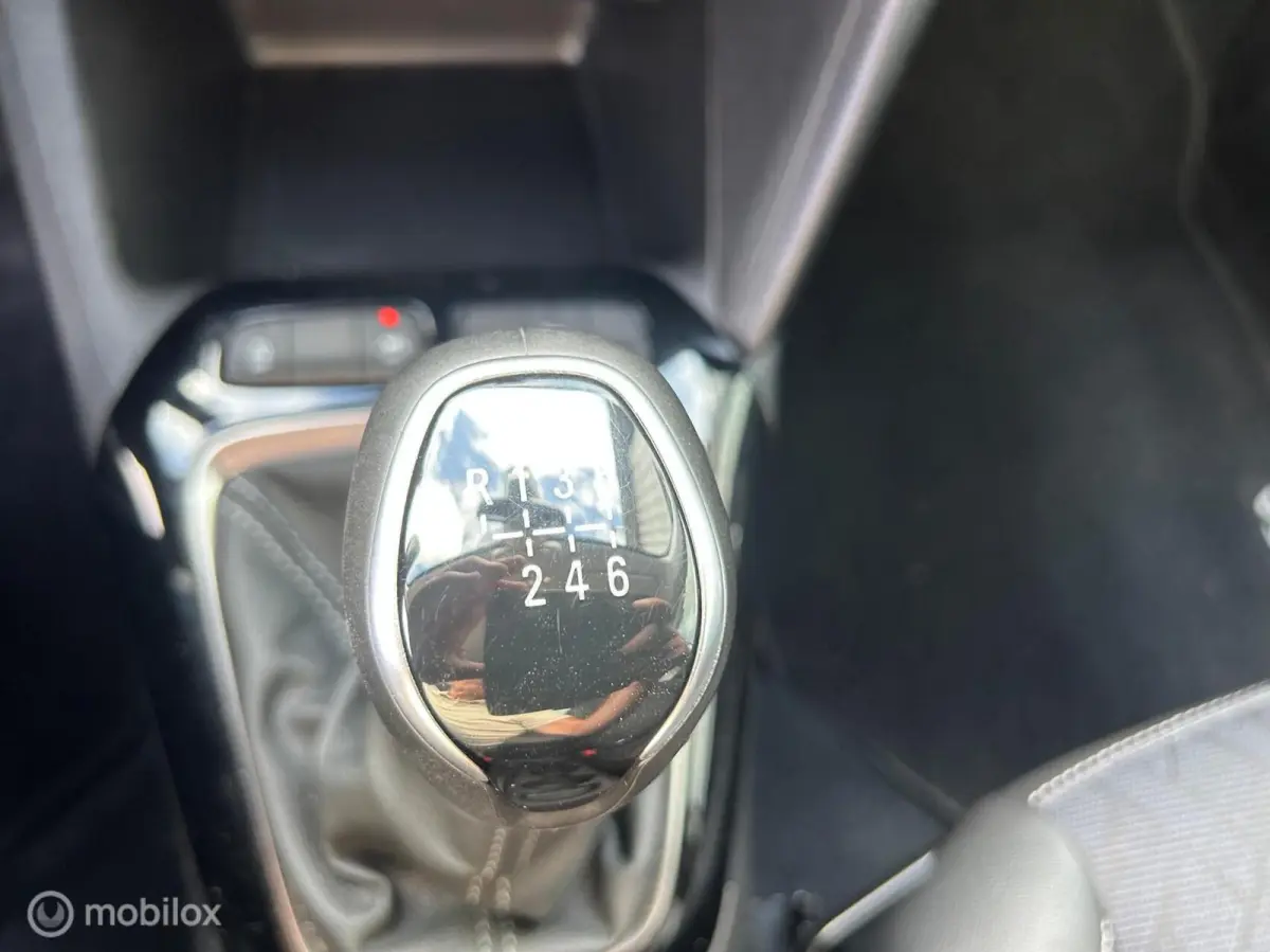 1.2 Elegance Navigatie / LM velgen 74kw
