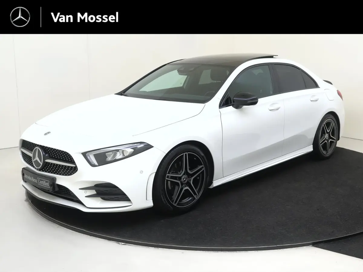 180 Business Solution AMG Panoramadak / Nightpakket / Parkeercamera / Stoelverwarming /