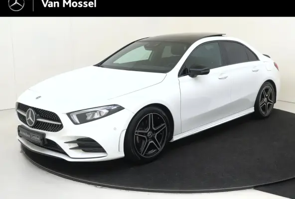 180 Business Solution AMG Panoramadak / Nightpakket / Parkeercamera / Stoelverwarming /