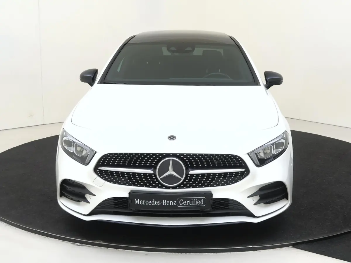 180 Business Solution AMG Panoramadak / Nightpakket / Parkeercamera / Stoelverwarming /