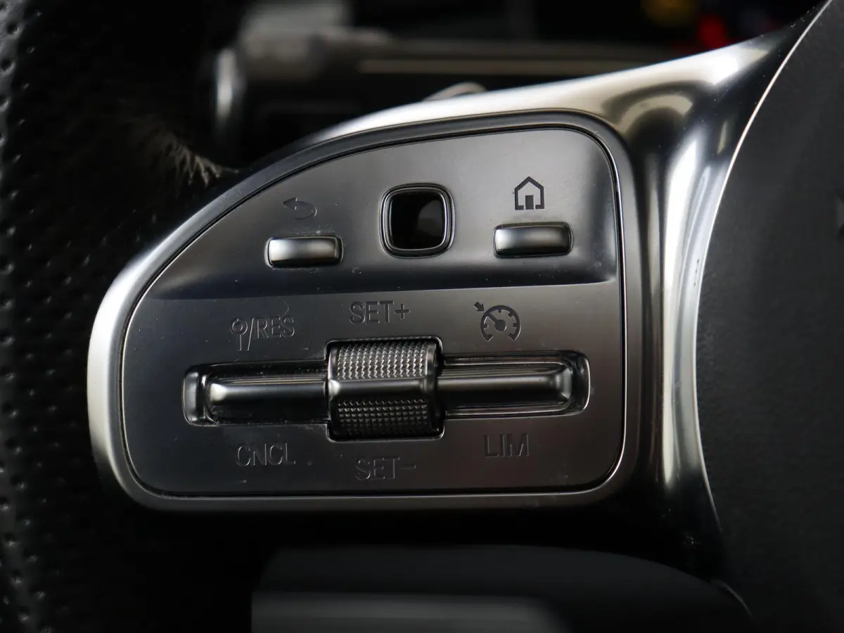 350 e 4MATIC Premium / Panoramadak/ Burmester/ 21 inch/ AIRMATIC/ Night/ Leder