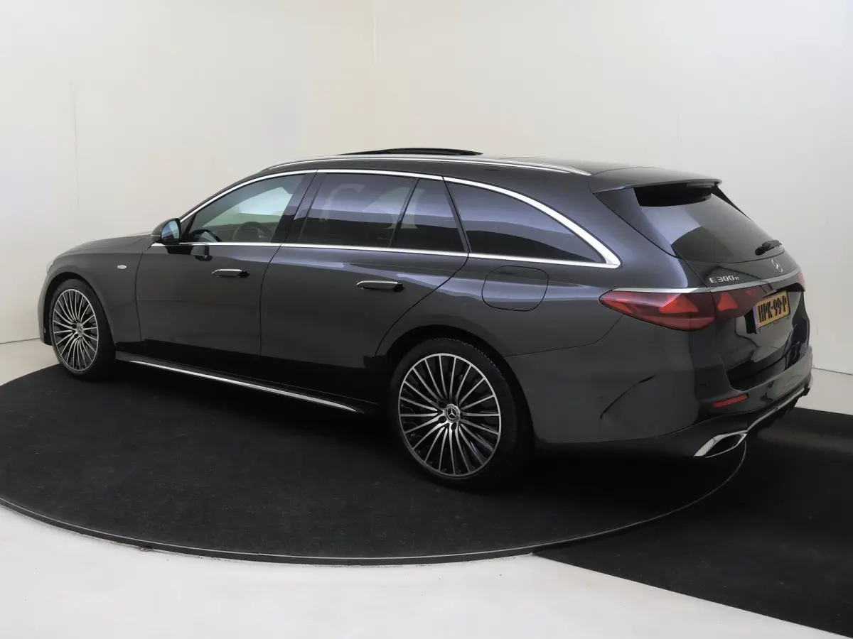 300 e Sport Edition Panoramadak / Superscreen / Memory Seats / 360 Camera / Privacy Glass / Stoelventilatie + Verwarming /