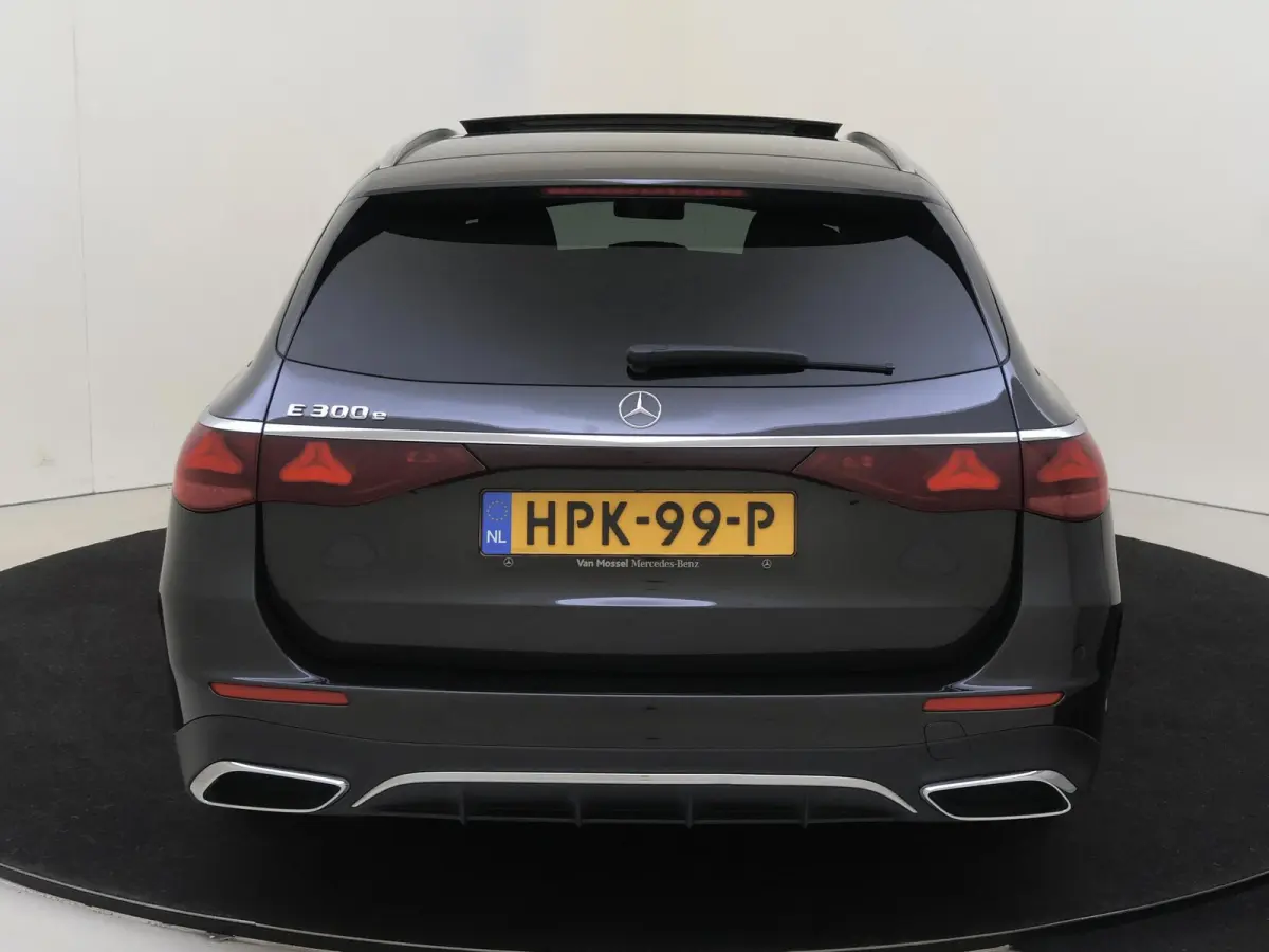 300 e Sport Edition Panoramadak / Superscreen / Memory Seats / 360 Camera / Privacy Glass / Stoelventilatie + Verwarming /