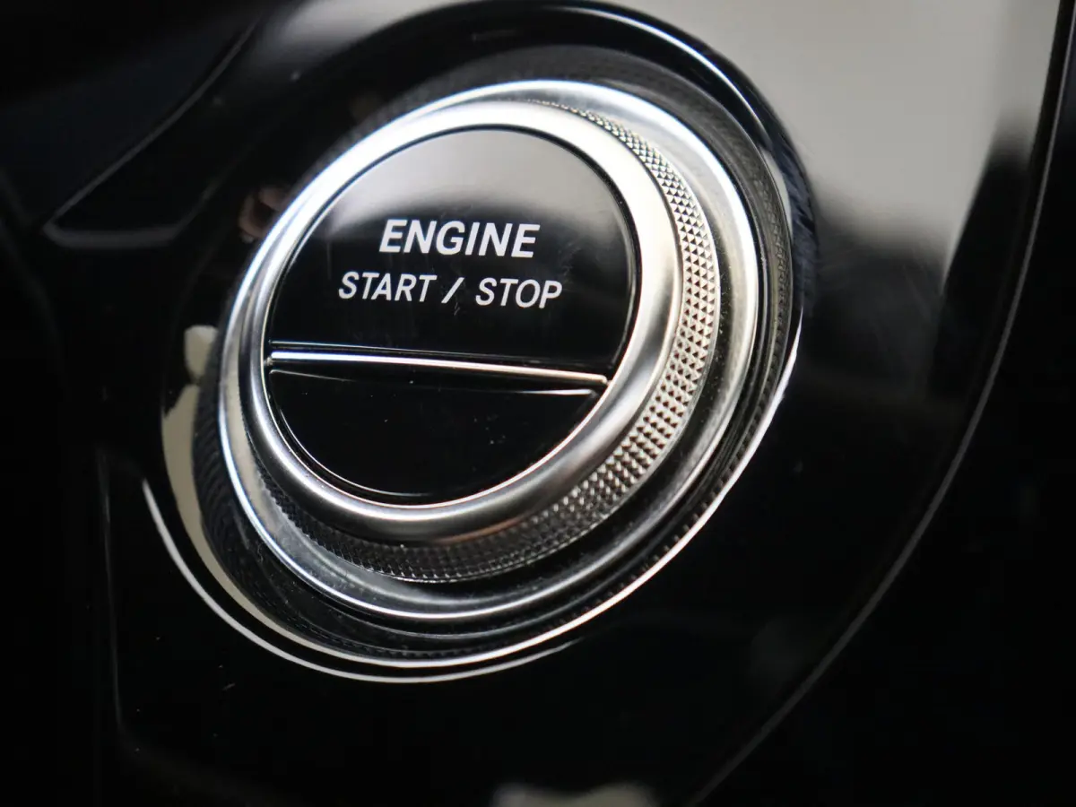 300 e Sport Edition Panoramadak / Superscreen / Memory Seats / 360 Camera / Privacy Glass / Stoelventilatie + Verwarming /