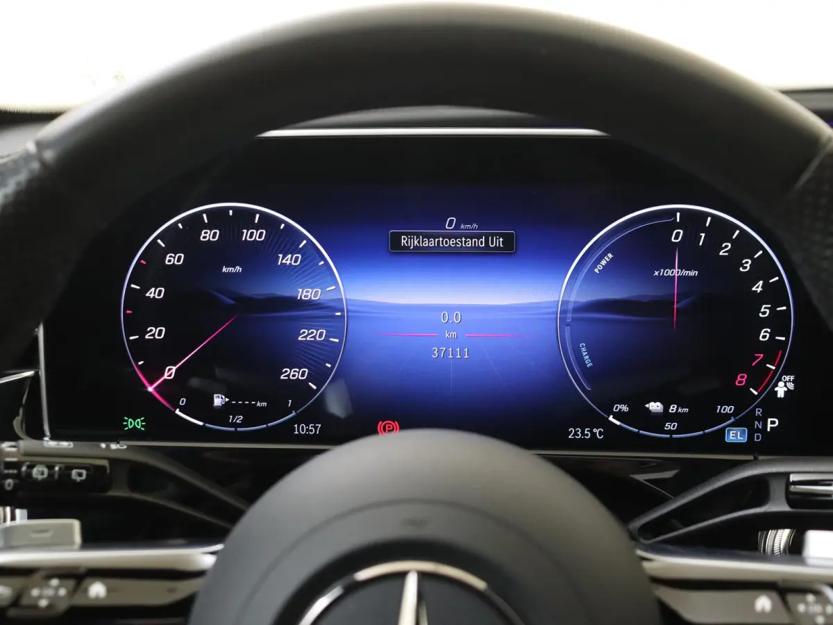 300 e Sport Edition Panoramadak / Superscreen / Memory Seats / 360 Camera / Privacy Glass / Stoelventilatie + Verwarming /