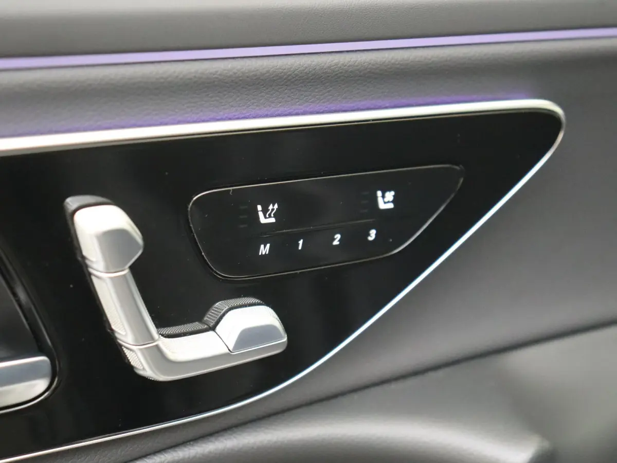 300 e Sport Edition Panoramadak / Superscreen / Memory Seats / 360 Camera / Privacy Glass / Stoelventilatie + Verwarming /