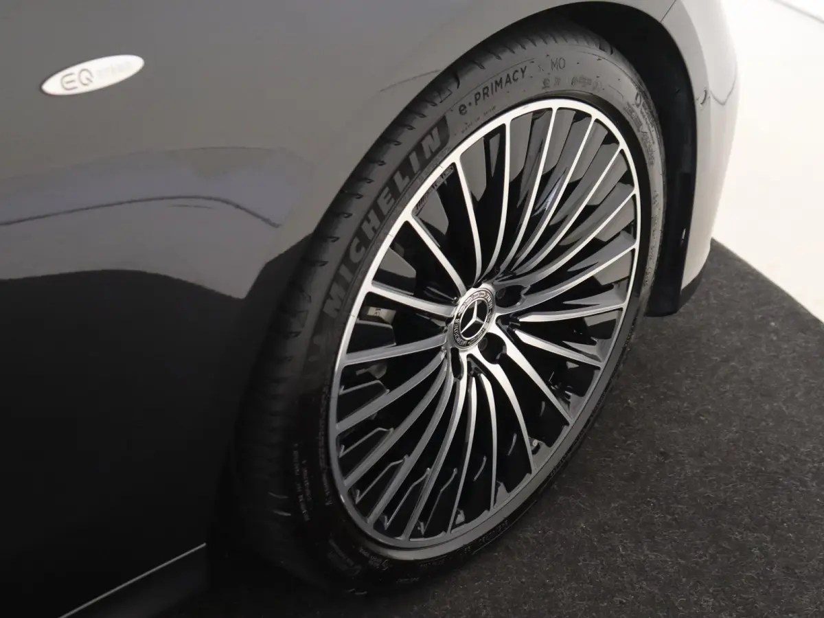 300 e Sport Edition Panoramadak / Superscreen / Memory Seats / 360 Camera / Privacy Glass / Stoelventilatie + Verwarming /