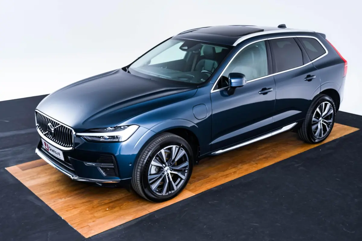 2.0 T6 Plug-in hybrid AWD Inscription Trekhaak - Panoramadak - Adaptieve Cruise Contol - Head up - Harman Kardon - Stoelmassage - Elektrisch verstelbare/verwarmde stoelen -