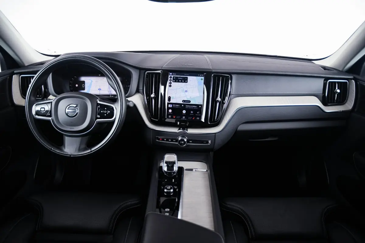 2.0 T6 Plug-in hybrid AWD Inscription Trekhaak - Panoramadak - Adaptieve Cruise Contol - Head up - Harman Kardon - Stoelmassage - Elektrisch verstelbare/verwarmde stoelen -
