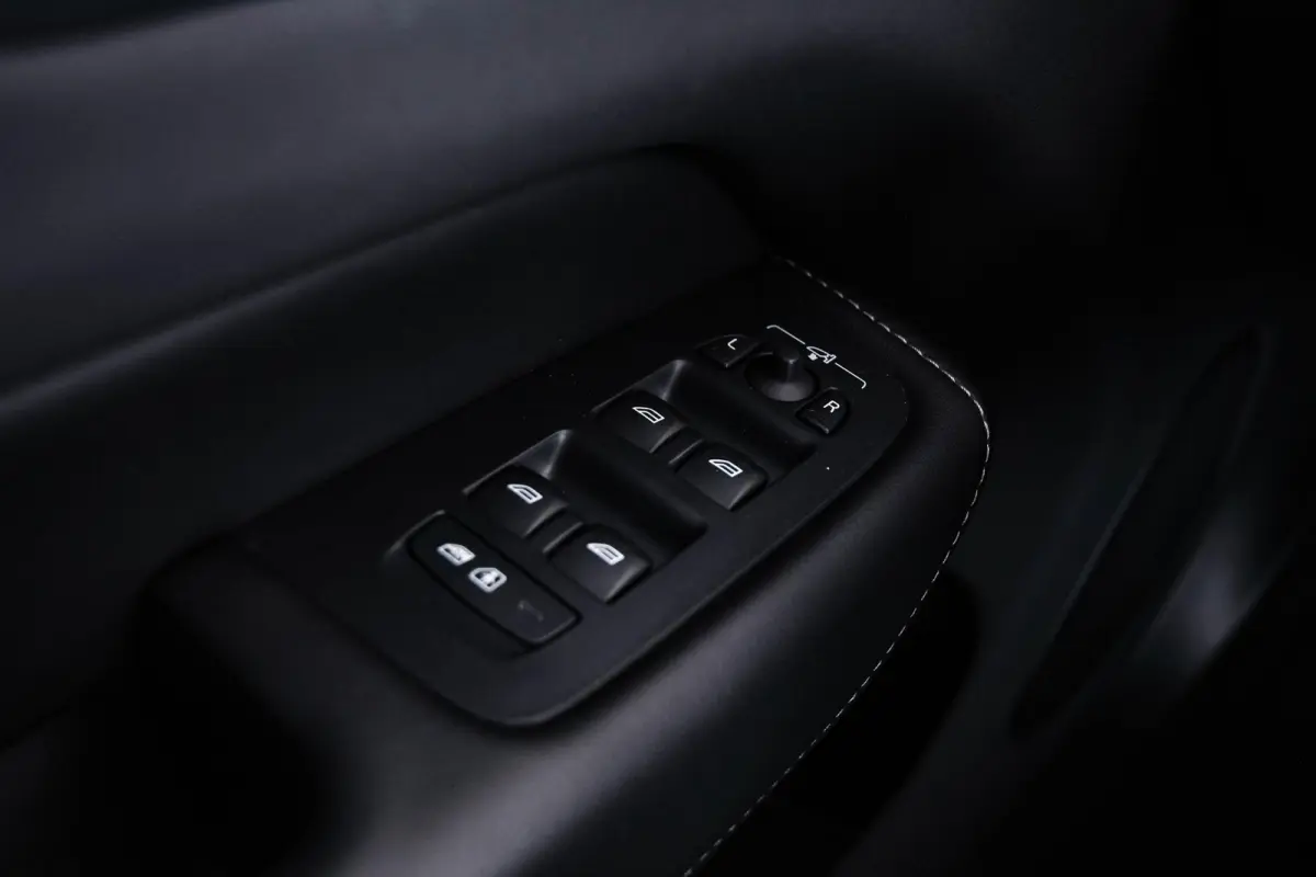 2.0 T6 Plug-in hybrid AWD Inscription Trekhaak - Panoramadak - Adaptieve Cruise Contol - Head up - Harman Kardon - Stoelmassage - Elektrisch verstelbare/verwarmde stoelen -