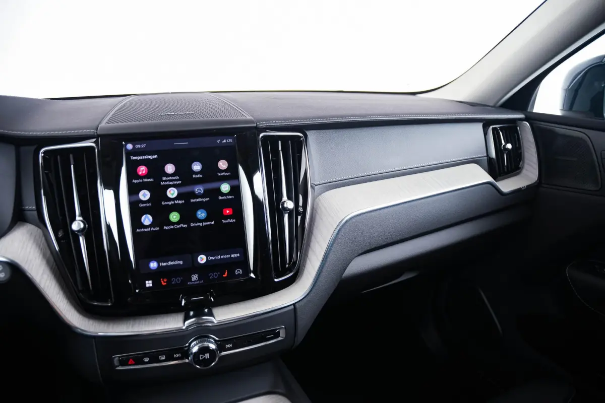 2.0 T6 Plug-in hybrid AWD Inscription Trekhaak - Panoramadak - Adaptieve Cruise Contol - Head up - Harman Kardon - Stoelmassage - Elektrisch verstelbare/verwarmde stoelen -