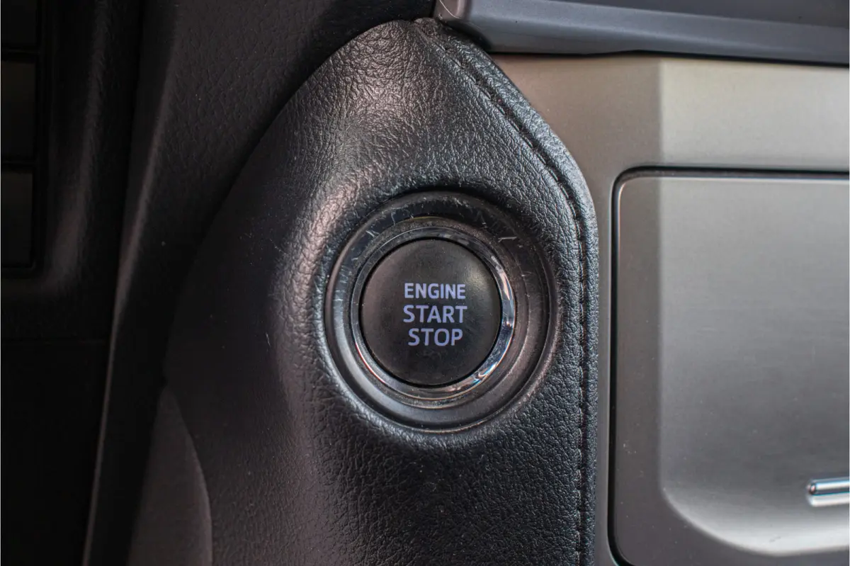 2.8 D-4D-F Blind Van, 107.000km NAP, Camera, DAB+, Keyless, Trekhaak, Navigatie, LED.