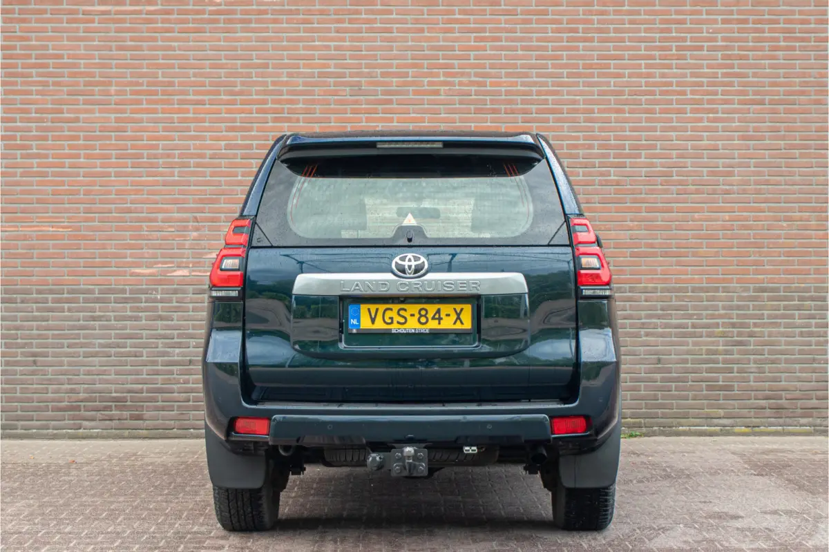 2.8 D-4D-F Blind Van, 107.000km NAP, Camera, DAB+, Keyless, Trekhaak, Navigatie, LED.