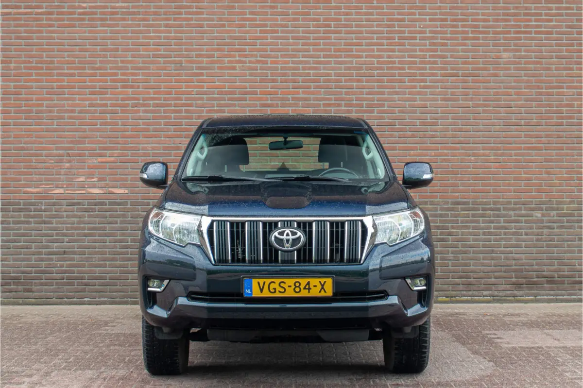 2.8 D-4D-F Blind Van, 107.000km NAP, Camera, DAB+, Keyless, Trekhaak, Navigatie, LED.