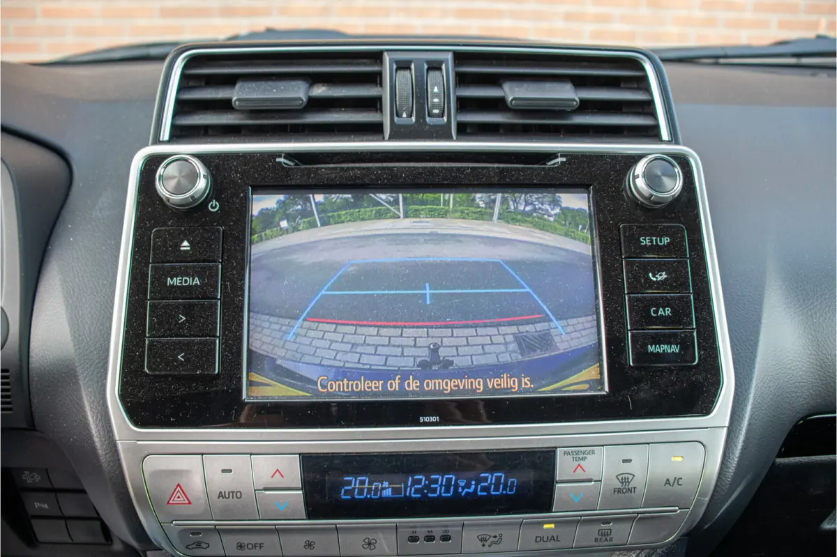 2.8 D-4D-F Blind Van, 107.000km NAP, Camera, DAB+, Keyless, Trekhaak, Navigatie, LED.