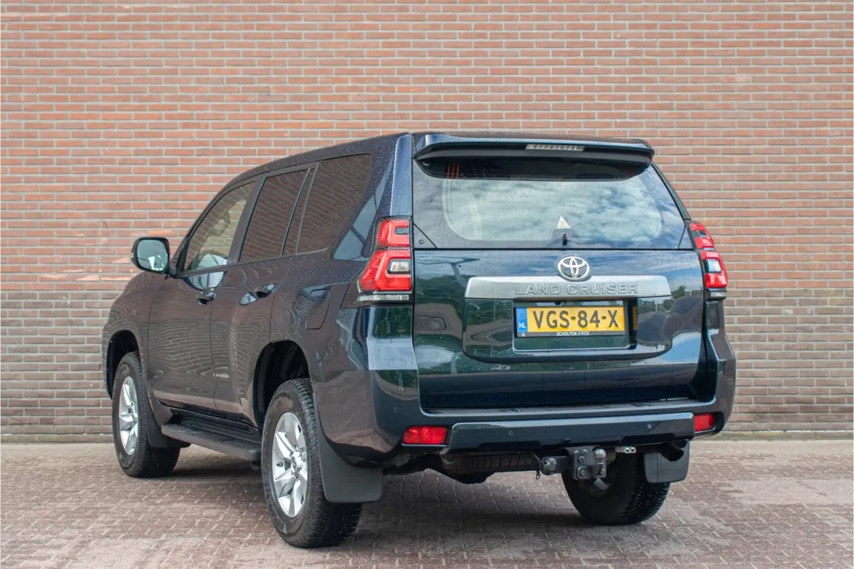 2.8 D-4D-F Blind Van, 107.000km NAP, Camera, DAB+, Keyless, Trekhaak, Navigatie, LED.
