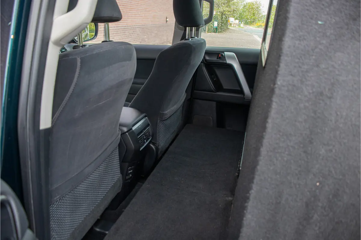 2.8 D-4D-F Blind Van, 107.000km NAP, Camera, DAB+, Keyless, Trekhaak, Navigatie, LED.