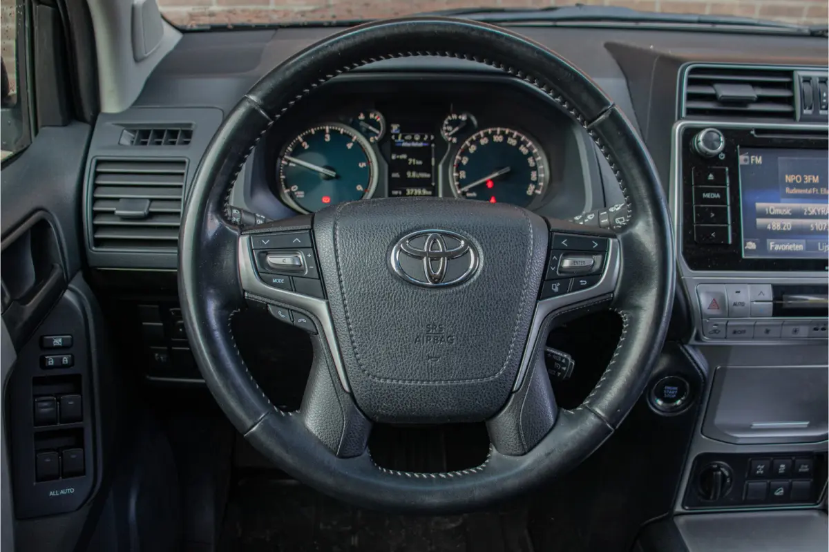 2.8 D-4D-F Blind Van, 107.000km NAP, Camera, DAB+, Keyless, Trekhaak, Navigatie, LED.