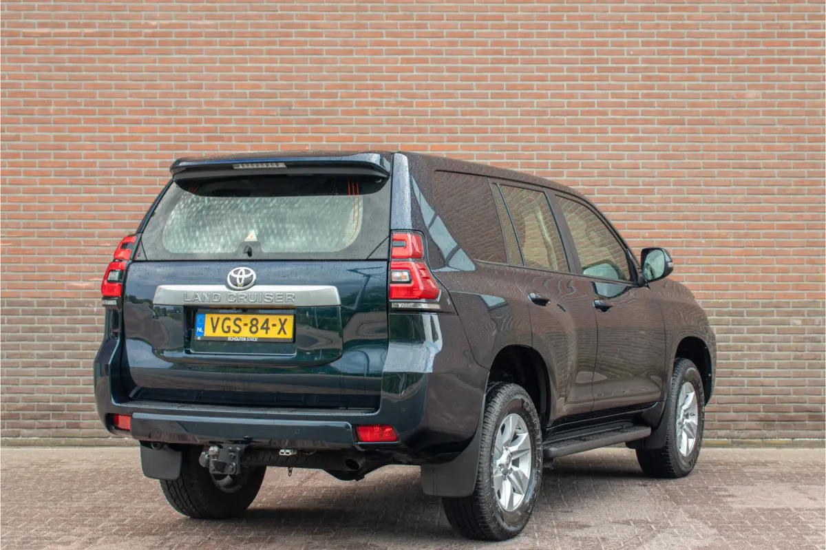 2.8 D-4D-F Blind Van, 107.000km NAP, Camera, DAB+, Keyless, Trekhaak, Navigatie, LED.