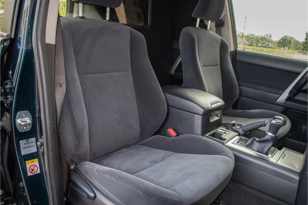 2.8 D-4D-F Blind Van, 107.000km NAP, Camera, DAB+, Keyless, Trekhaak, Navigatie, LED.