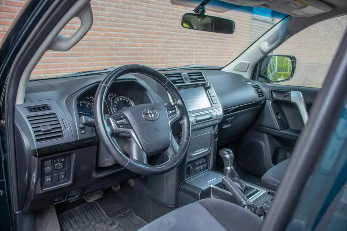 2.8 D-4D-F Blind Van, 107.000km NAP, Camera, DAB+, Keyless, Trekhaak, Navigatie, LED.