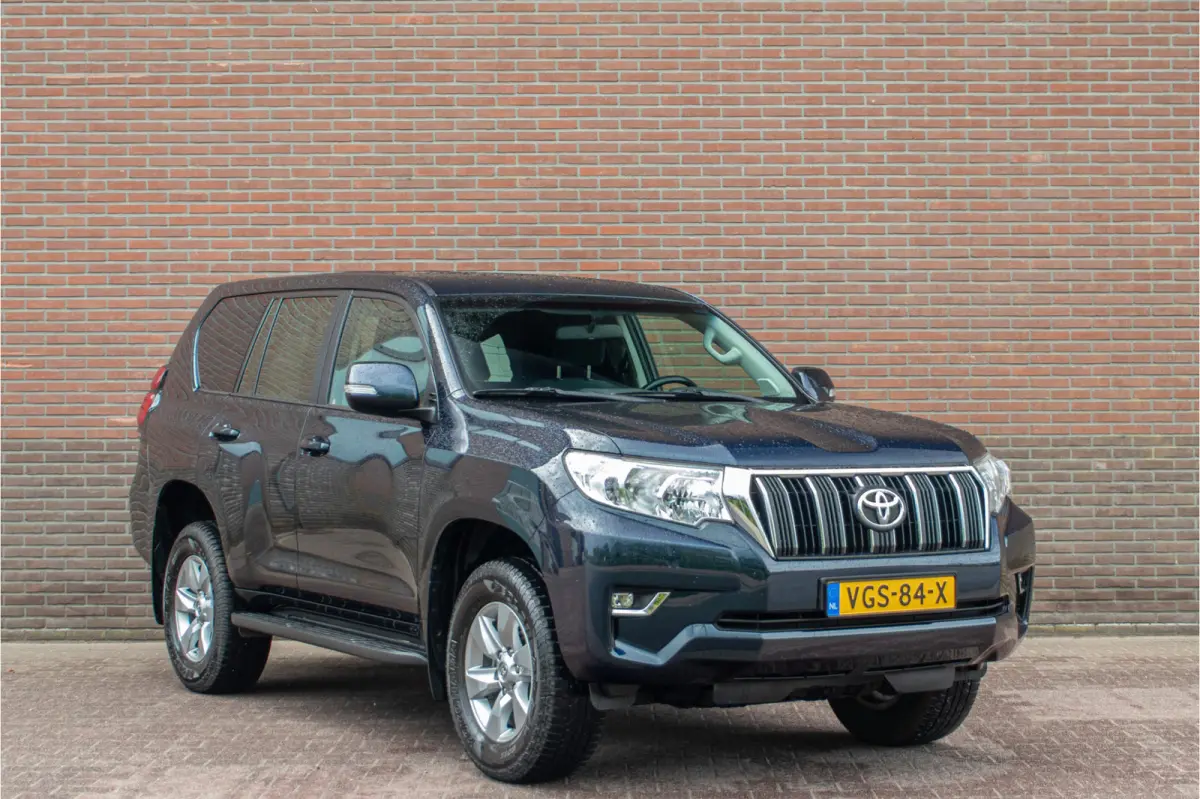 2.8 D-4D-F Blind Van, 107.000km NAP, Camera, DAB+, Keyless, Trekhaak, Navigatie, LED.