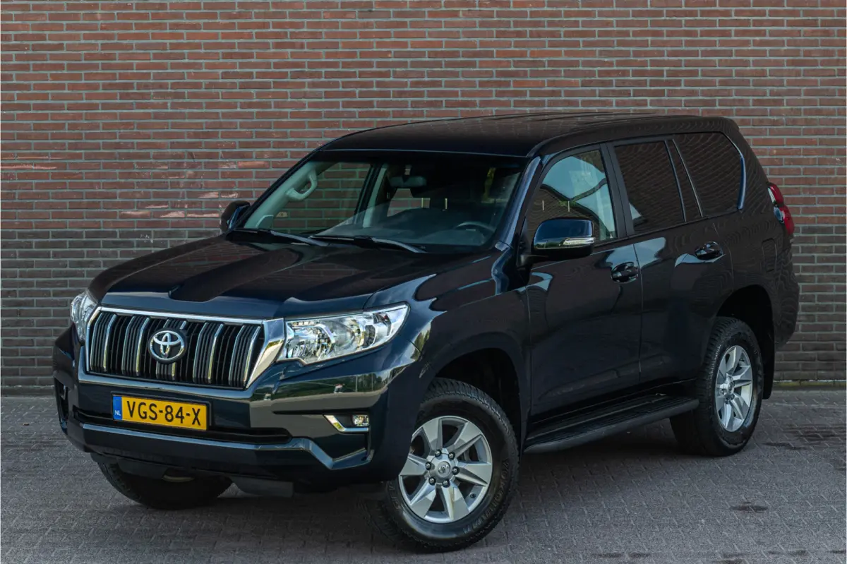 2.8 D-4D-F Blind Van, 107.000km NAP, Camera, DAB+, Keyless, Trekhaak, Navigatie, LED.