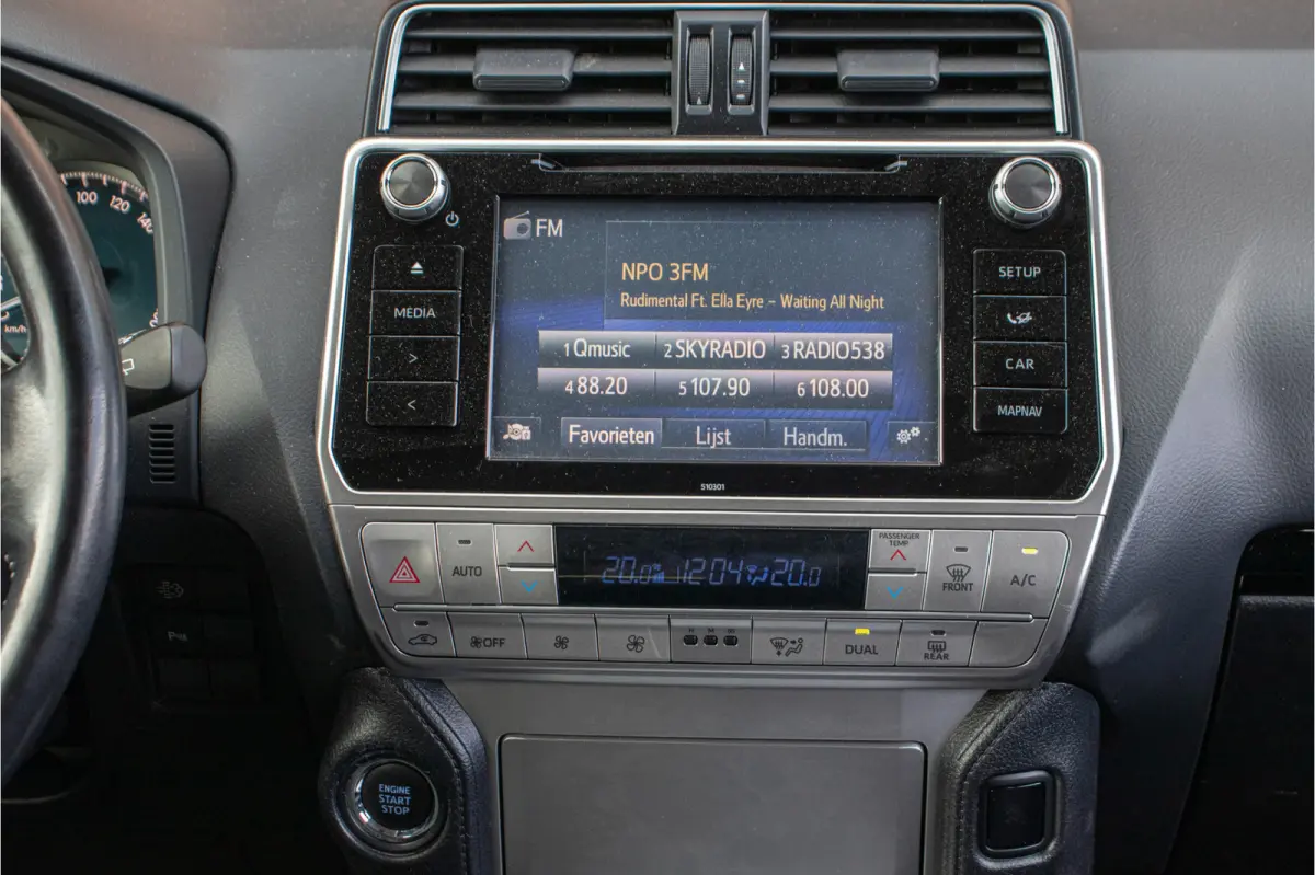 2.8 D-4D-F Blind Van, 107.000km NAP, Camera, DAB+, Keyless, Trekhaak, Navigatie, LED.