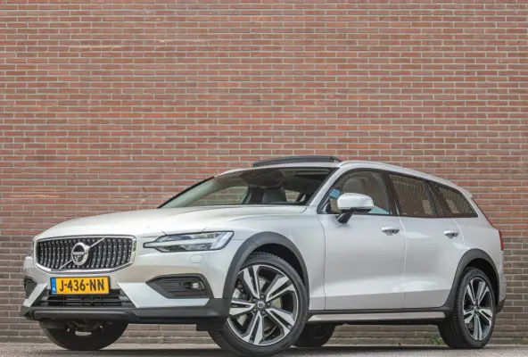 B5 AWD Pro, Origineel NL, Nappaleder, Stoelkoeling, Trekhaak, Panoramadak, Massage, 360 Camera, Harman Kardon.