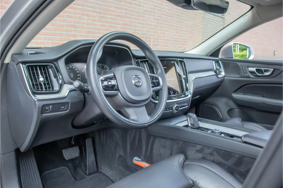 B5 AWD Pro, Origineel NL, Nappaleder, Stoelkoeling, Trekhaak, Panoramadak, Massage, 360 Camera, Harman Kardon.
